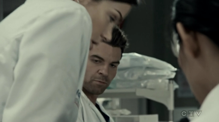 VampireDiariesWorld-dot-org_SavingHope3x05-0338.jpg