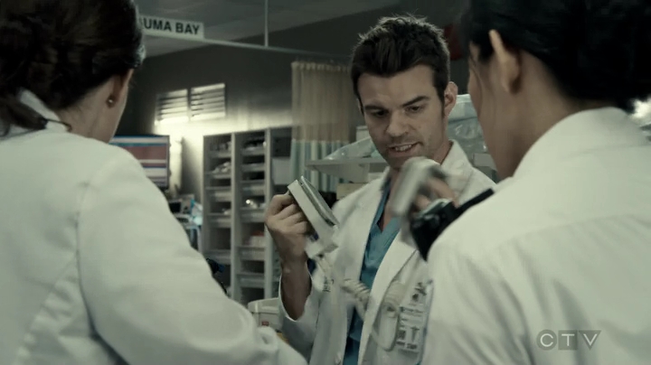 VampireDiariesWorld-dot-org_SavingHope3x05-0350.jpg