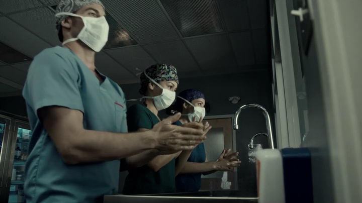 VampireDiariesWorld-dot-org_SavingHope3x05-0401.jpg