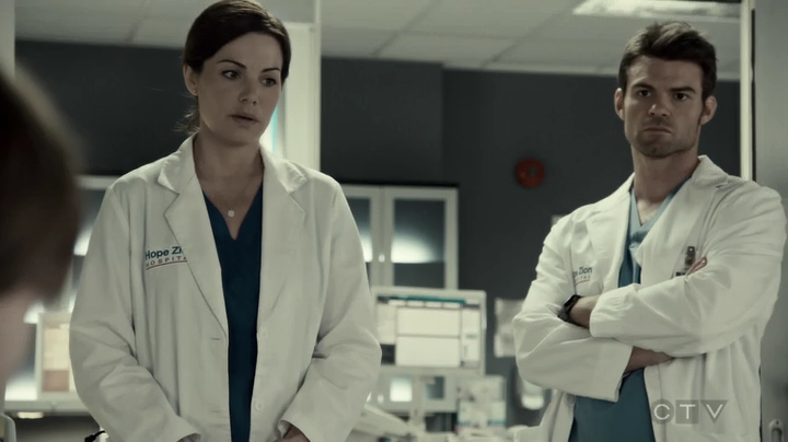 VampireDiariesWorld-dot-org_SavingHope3x05-0809.jpg