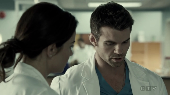 VampireDiariesWorld-dot-org_SavingHope3x05-0977.jpg