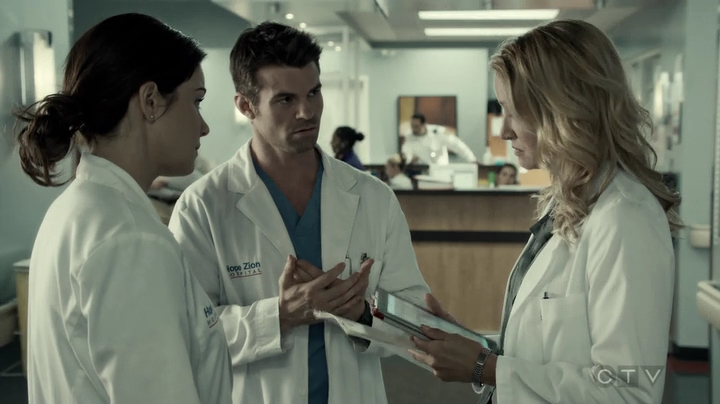 VampireDiariesWorld-dot-org_SavingHope3x05-0979.jpg