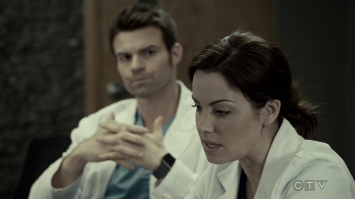 VampireDiariesWorld-dot-org_SavingHope3x05-1138.jpg