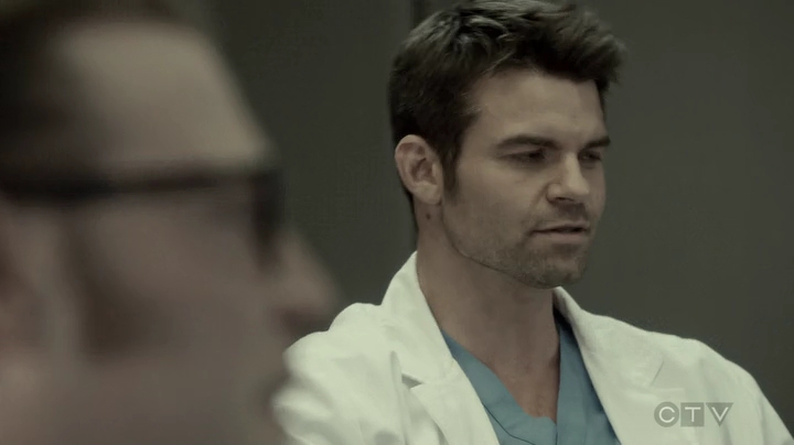 VampireDiariesWorld-dot-org_SavingHope3x05-1159.jpg