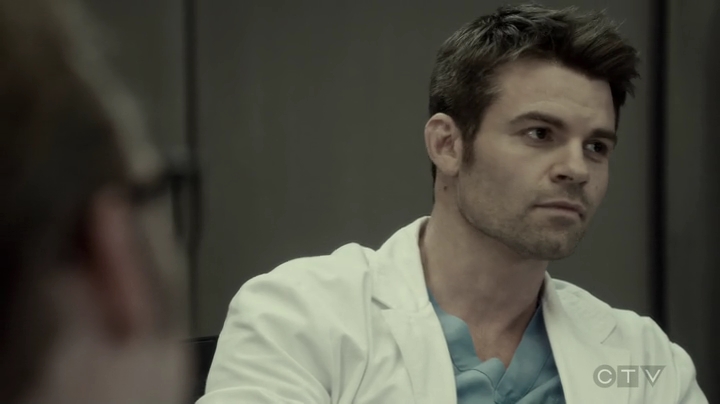 VampireDiariesWorld-dot-org_SavingHope3x05-1191.jpg