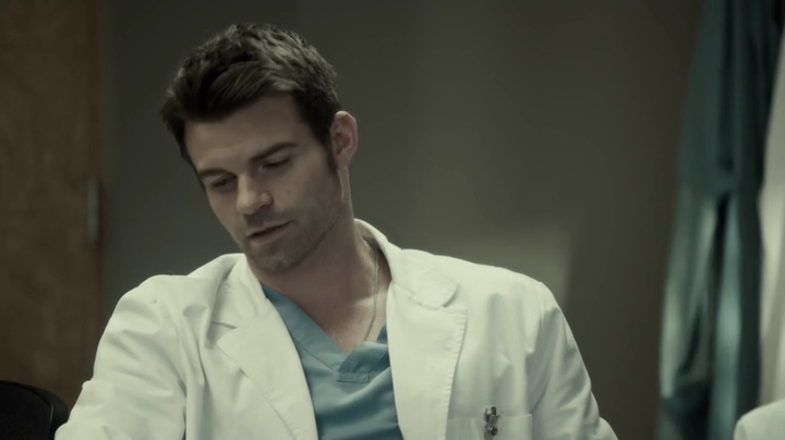 VampireDiariesWorld-dot-org_SavingHope3x05-1261.jpg