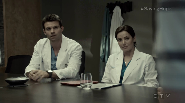 VampireDiariesWorld-dot-org_SavingHope3x05-1302.jpg