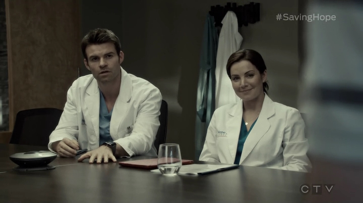 VampireDiariesWorld-dot-org_SavingHope3x05-1303.jpg