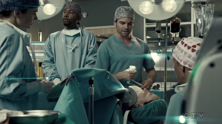 VampireDiariesWorld-dot-org_SavingHope3x05-1992.jpg