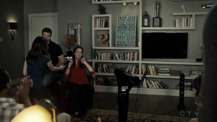 VampireDiariesWorld-dot-org_SavingHope3x05-2434.jpg