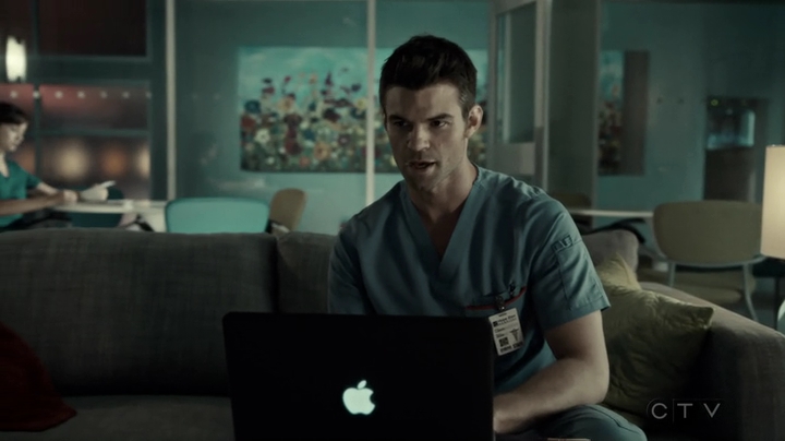 VampireDiariesWorld-dot-org_SavingHope3x06-0620.jpg