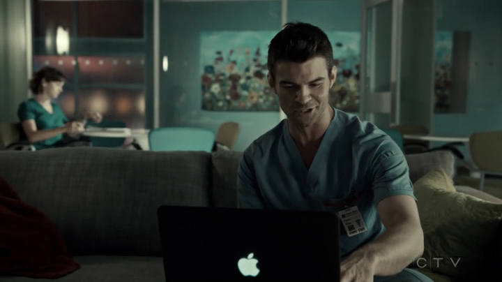 VampireDiariesWorld-dot-org_SavingHope3x06-0622.jpg