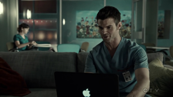 VampireDiariesWorld-dot-org_SavingHope3x06-0623.jpg