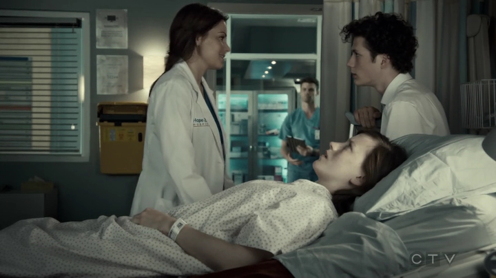 VampireDiariesWorld-dot-org_SavingHope3x06-1150.jpg