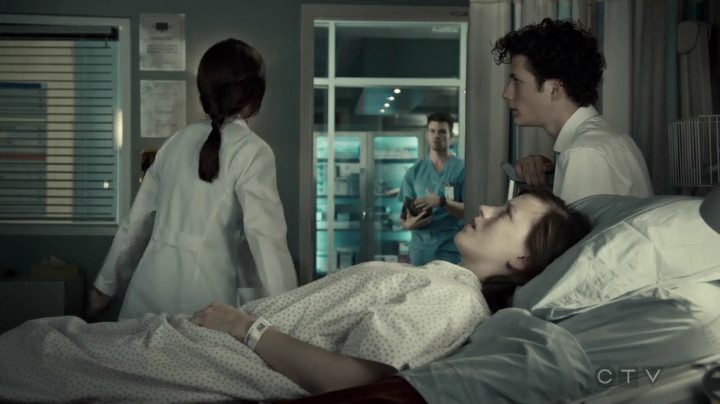 VampireDiariesWorld-dot-org_SavingHope3x06-1151.jpg