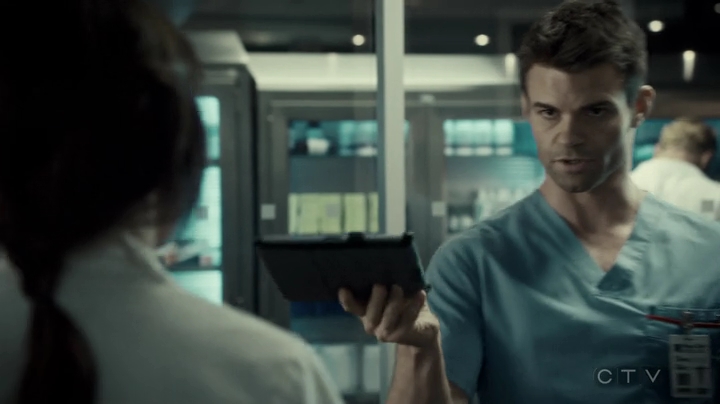 VampireDiariesWorld-dot-org_SavingHope3x06-1153.jpg