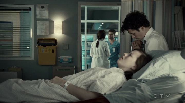 VampireDiariesWorld-dot-org_SavingHope3x06-1174.jpg