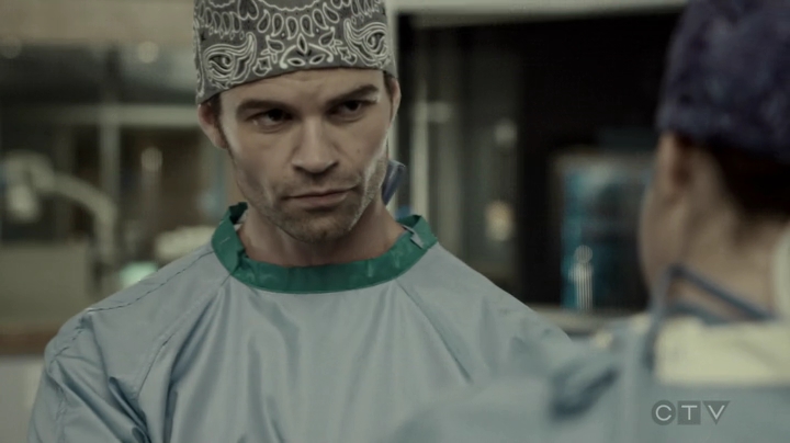 VampireDiariesWorld-dot-org_SavingHope3x06-2057.jpg