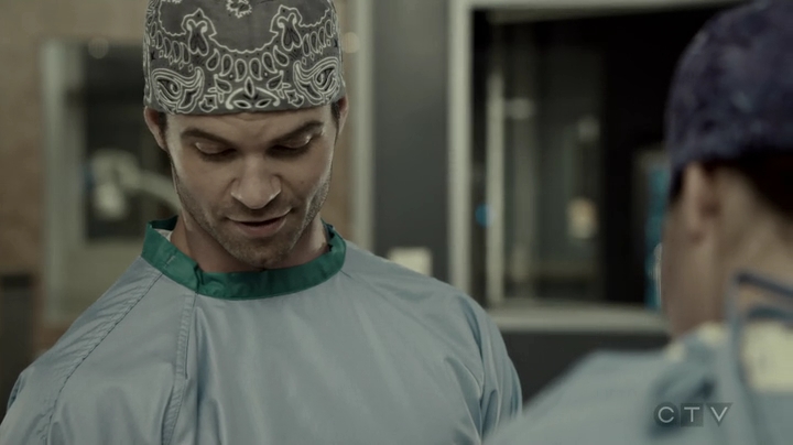 VampireDiariesWorld-dot-org_SavingHope3x06-2075.jpg