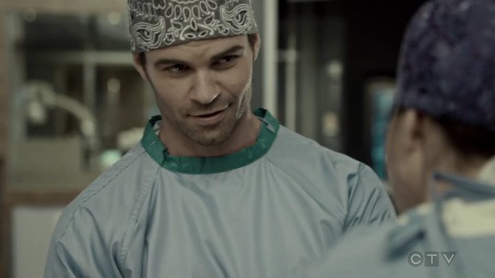 VampireDiariesWorld-dot-org_SavingHope3x06-2091.jpg