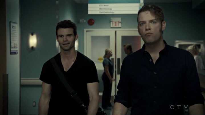 VampireDiariesWorld-dot-org_SavingHope3x06-2188.jpg