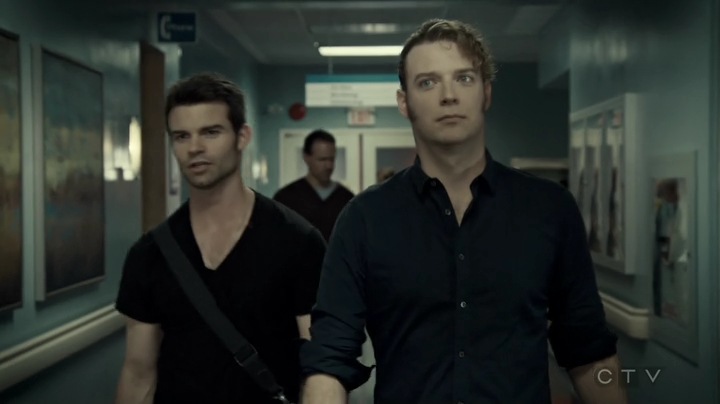 VampireDiariesWorld-dot-org_SavingHope3x06-2192.jpg