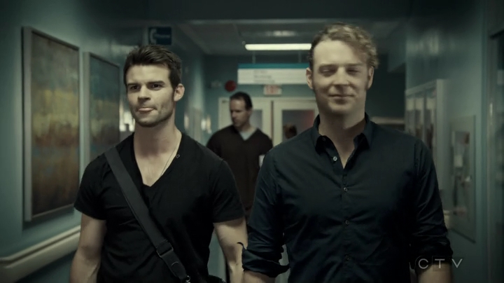 VampireDiariesWorld-dot-org_SavingHope3x06-2193.jpg