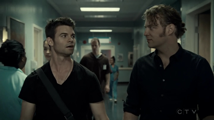 VampireDiariesWorld-dot-org_SavingHope3x06-2199.jpg