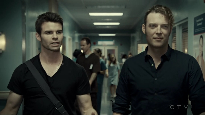 VampireDiariesWorld-dot-org_SavingHope3x06-2204.jpg