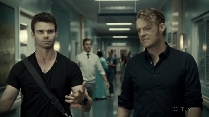 VampireDiariesWorld-dot-org_SavingHope3x06-2208.jpg