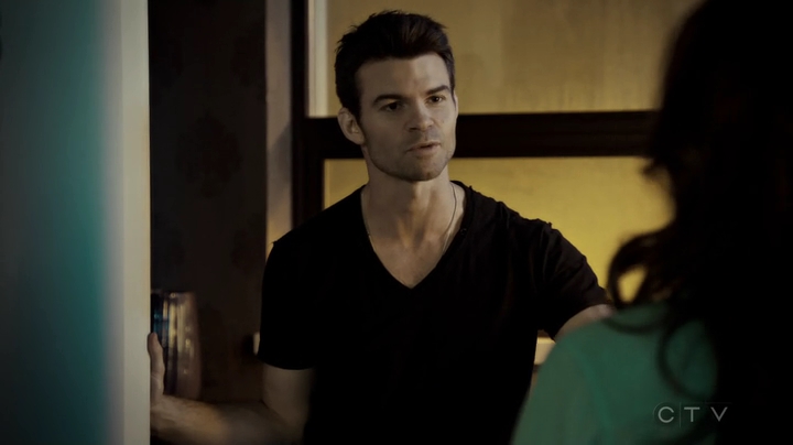 VampireDiariesWorld-dot-org_SavingHope3x06-2395.jpg