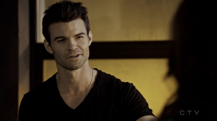 VampireDiariesWorld-dot-org_SavingHope3x06-2408.jpg