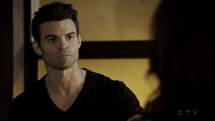 VampireDiariesWorld-dot-org_SavingHope3x06-2416.jpg