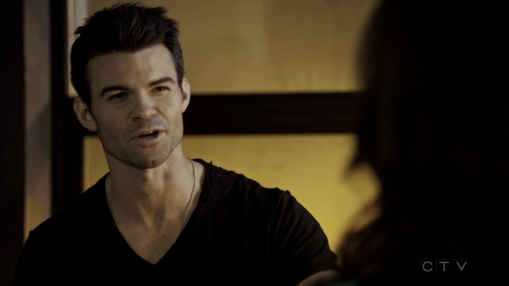 VampireDiariesWorld-dot-org_SavingHope3x06-2422.jpg