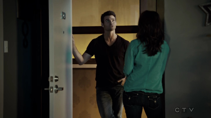 VampireDiariesWorld-dot-org_SavingHope3x06-2432.jpg