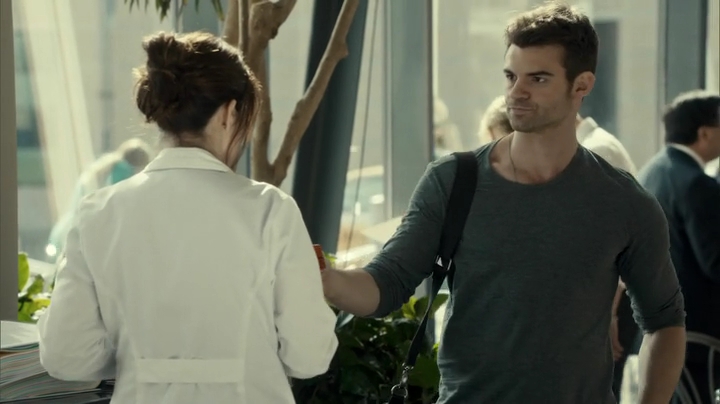 VampireDiariesWorld_dot_nl-SavingHope3x08-029.jpg