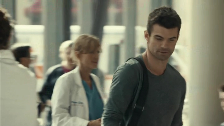 VampireDiariesWorld_dot_nl-SavingHope3x08-062.jpg