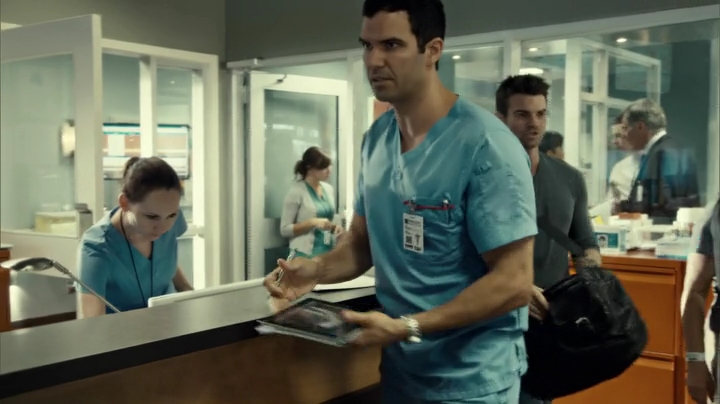 VampireDiariesWorld_dot_nl-SavingHope3x08-102.jpg