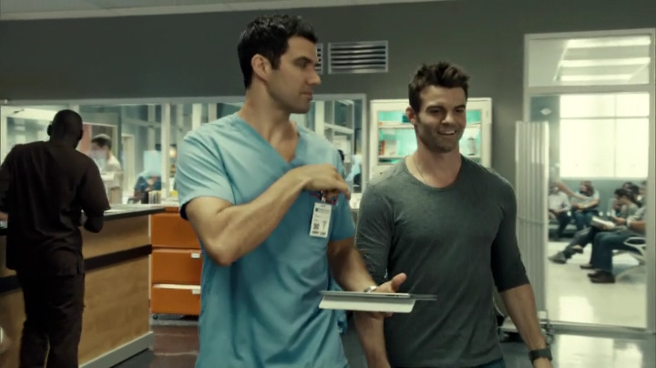 VampireDiariesWorld_dot_nl-SavingHope3x08-106.jpg