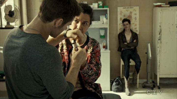 VampireDiariesWorld_dot_nl-SavingHope3x08-1194.jpg