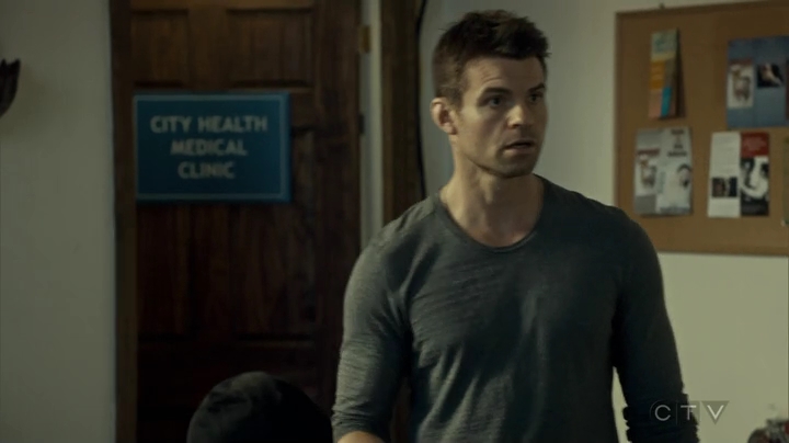 VampireDiariesWorld_dot_nl-SavingHope3x08-1231.jpg