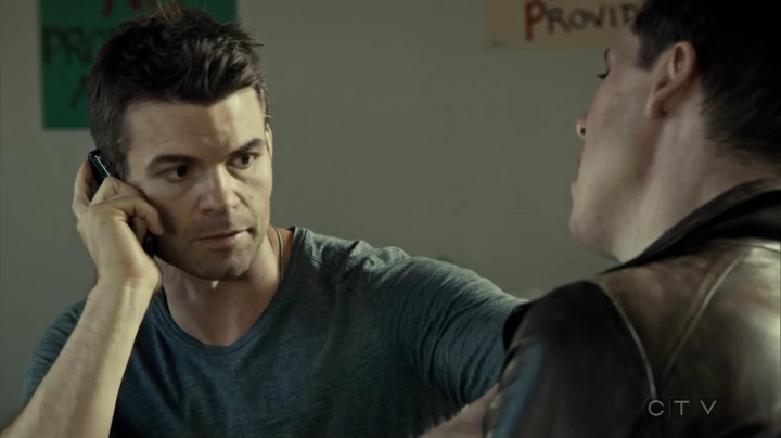 VampireDiariesWorld_dot_nl-SavingHope3x08-1305.jpg