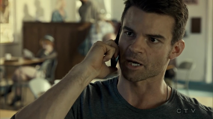 VampireDiariesWorld_dot_nl-SavingHope3x08-1340.jpg