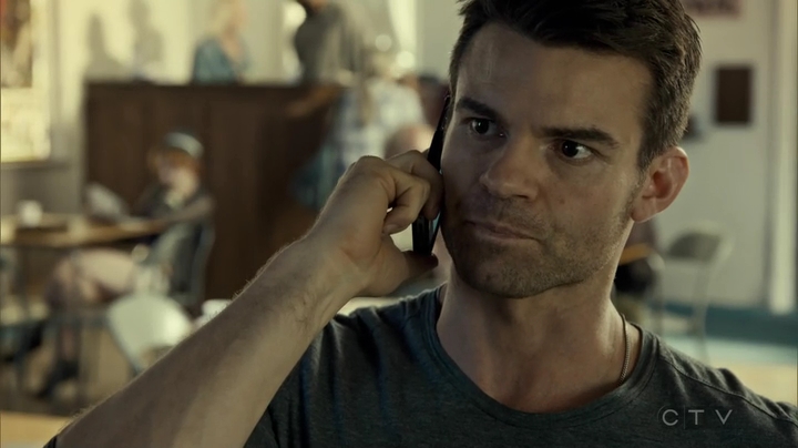 VampireDiariesWorld_dot_nl-SavingHope3x08-1341.jpg