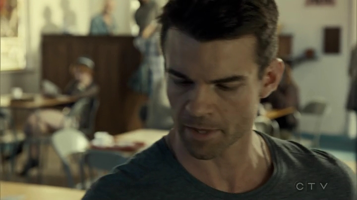 VampireDiariesWorld_dot_nl-SavingHope3x08-1346.jpg