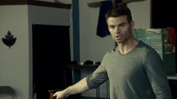 VampireDiariesWorld_dot_nl-SavingHope3x08-1358.jpg