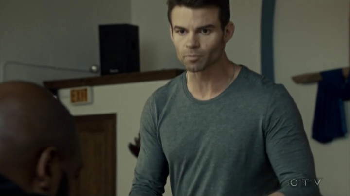 VampireDiariesWorld_dot_nl-SavingHope3x08-1361.jpg