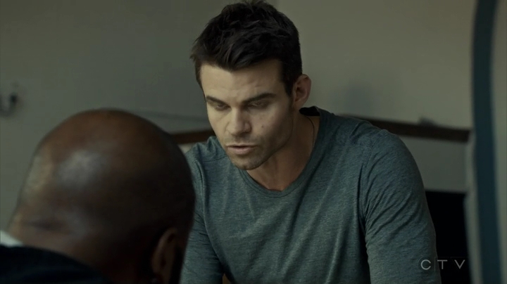 VampireDiariesWorld_dot_nl-SavingHope3x08-1374.jpg