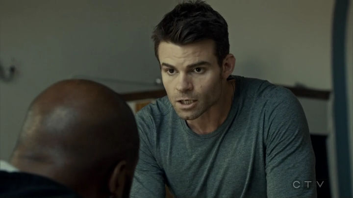 VampireDiariesWorld_dot_nl-SavingHope3x08-1376.jpg