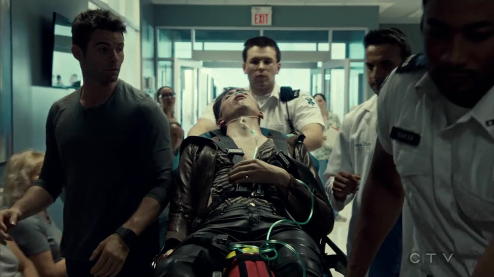 VampireDiariesWorld_dot_nl-SavingHope3x08-1592.jpg